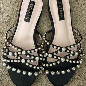 Faux pearl decor sandals